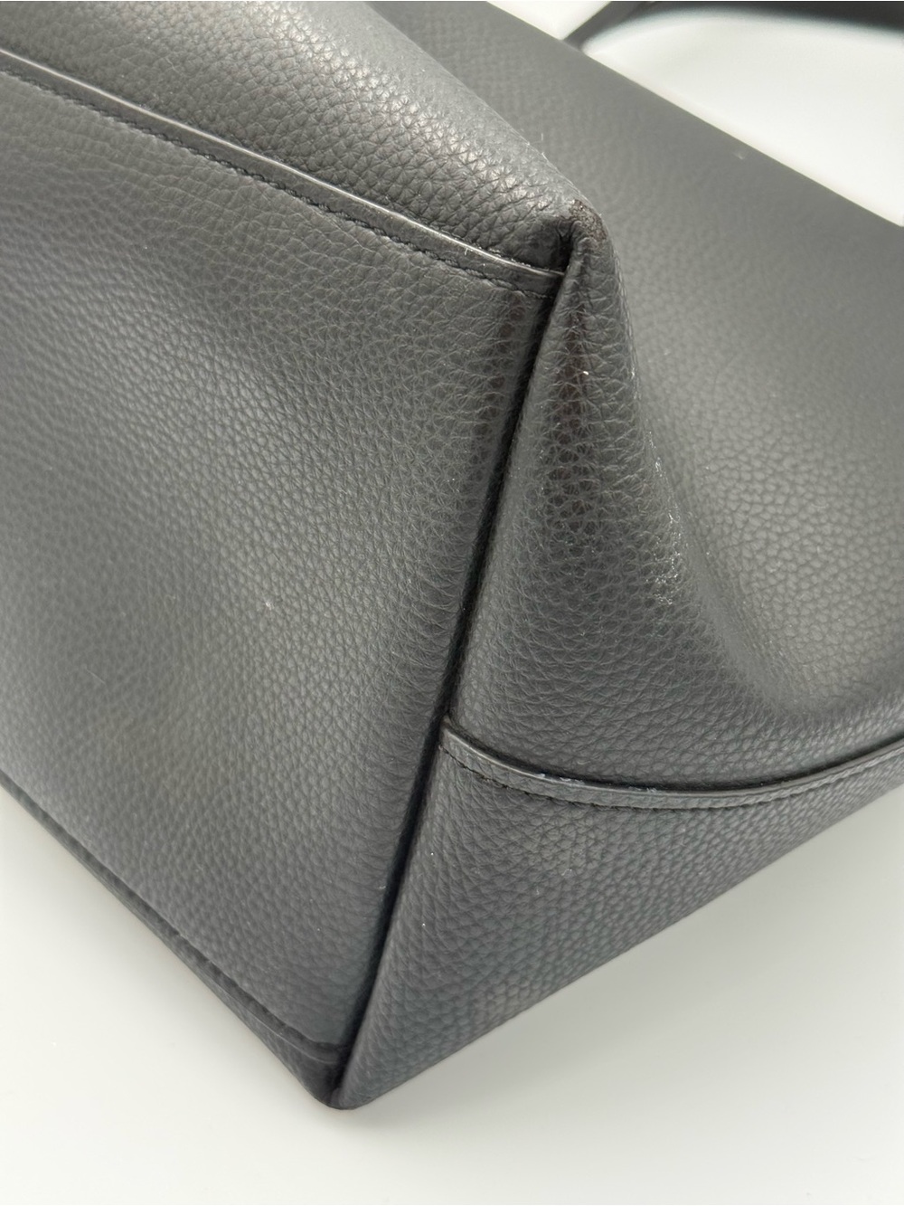 Coach Black Pebbled Leather Everyday Tote with Gold Hardware - Picture 6 of 14
